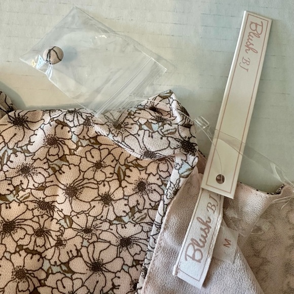 Blush BJ Floral Cropped puffed short sleeve elastic waist NWT Med - Picture 7 of 8